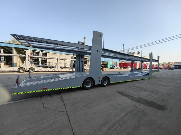 中亞五國(guó)的歐式風(fēng)格轎運(yùn)車(chē)籠車(chē)