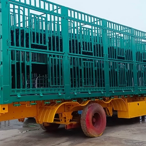 畜牧運輸半掛車